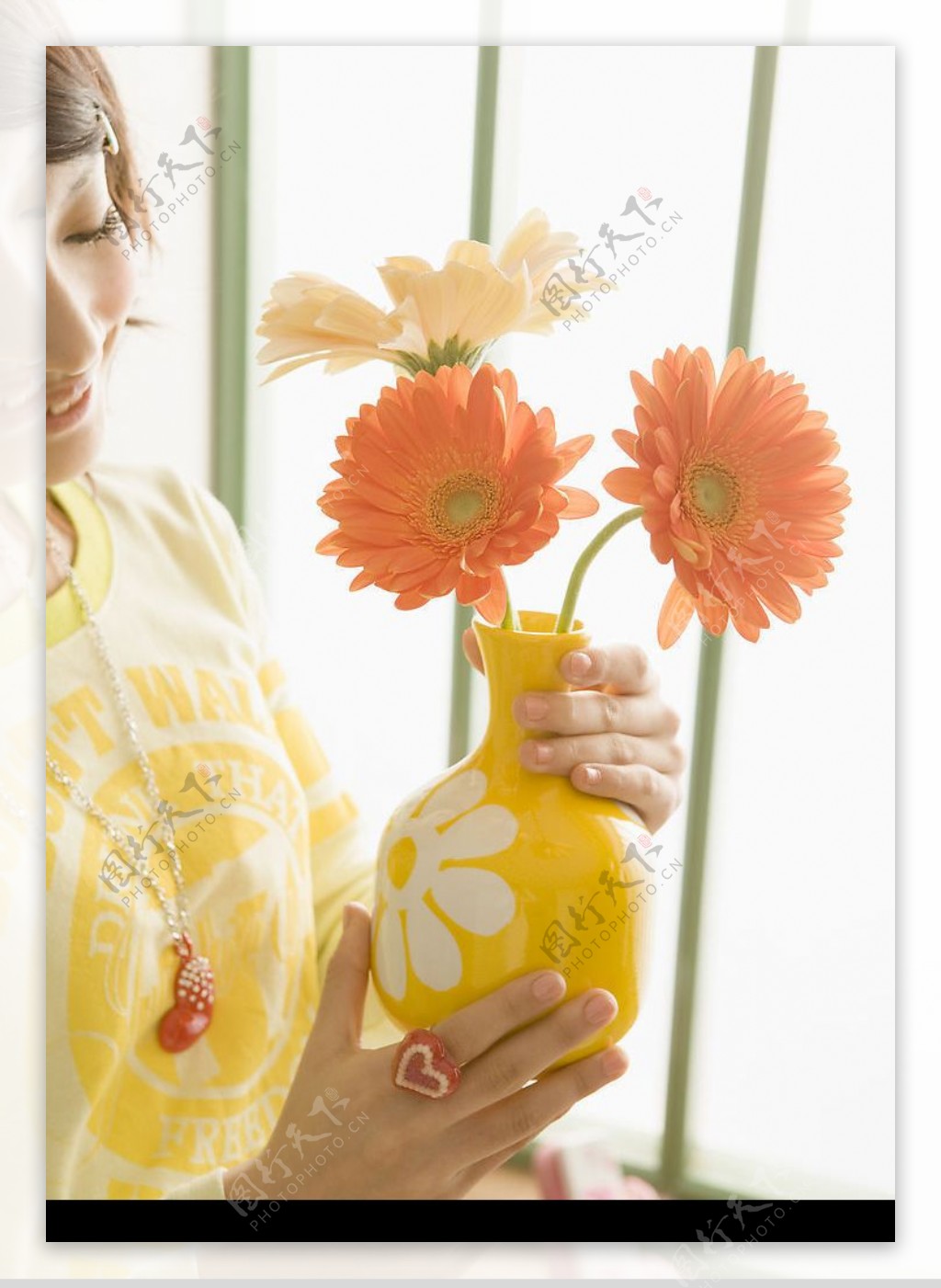 花瓶与女人图片