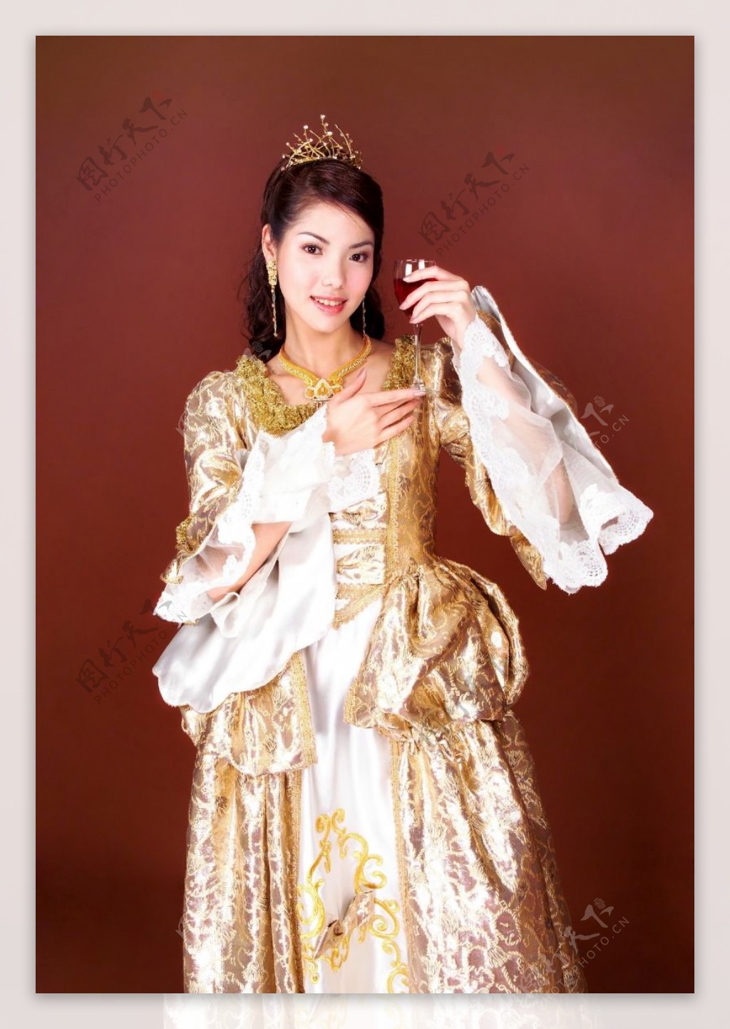 40件19世纪以来西方婚纱服饰，呈现白色婚纱流行史_艺术评论_澎湃新闻-The Paper