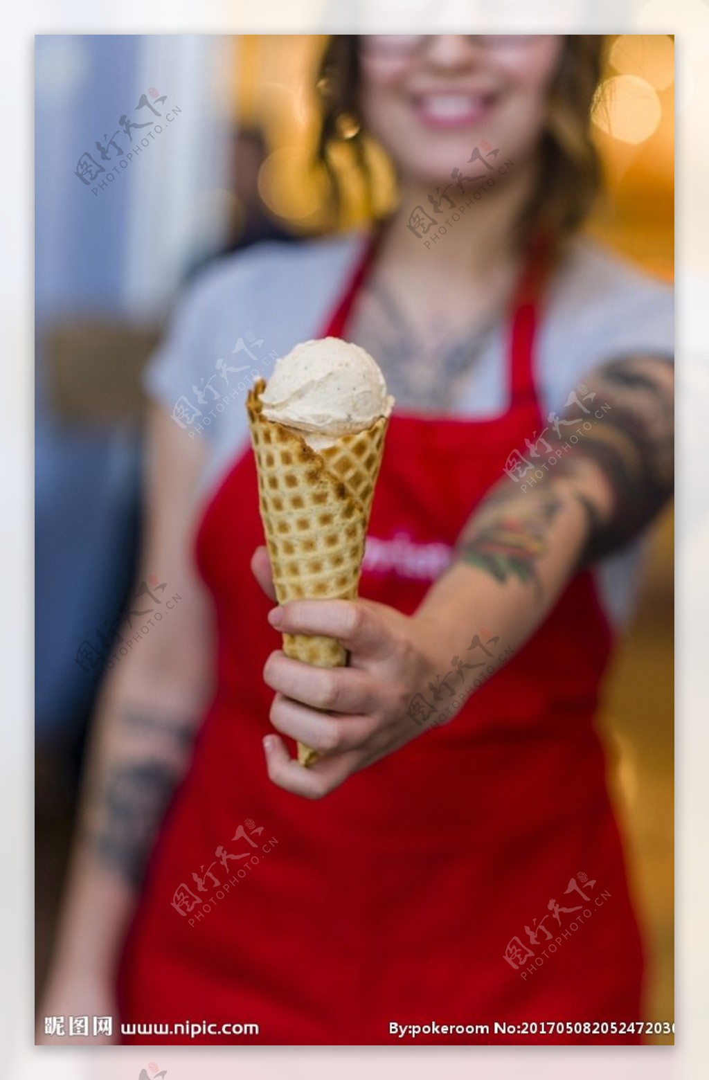 美女搞怪吃冰淇淋图片素材-编号27784675-图行天下