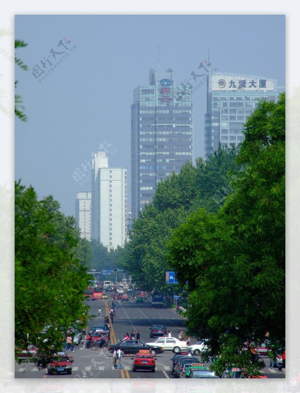 石家庄中山路街景