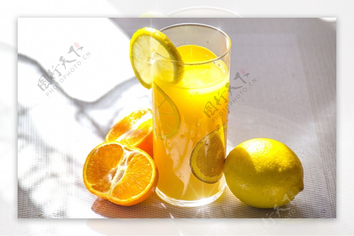 黄色柠檬橙汁