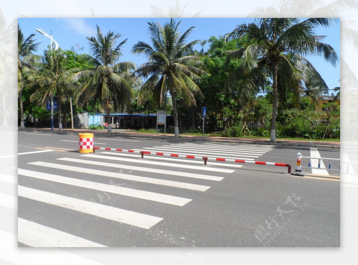 高速公路隔离护栏