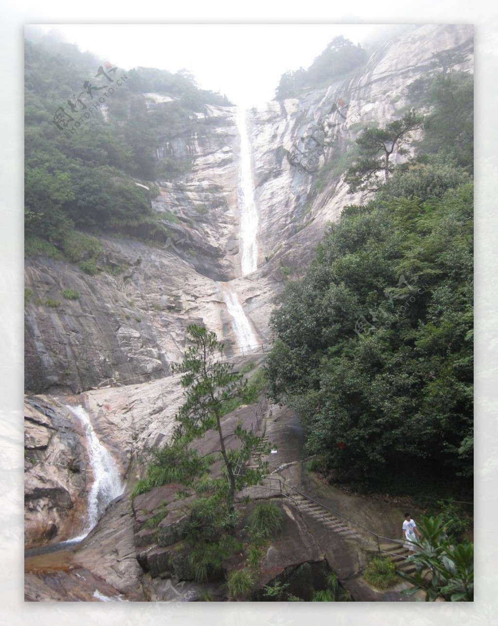 黄山九龙瀑全景