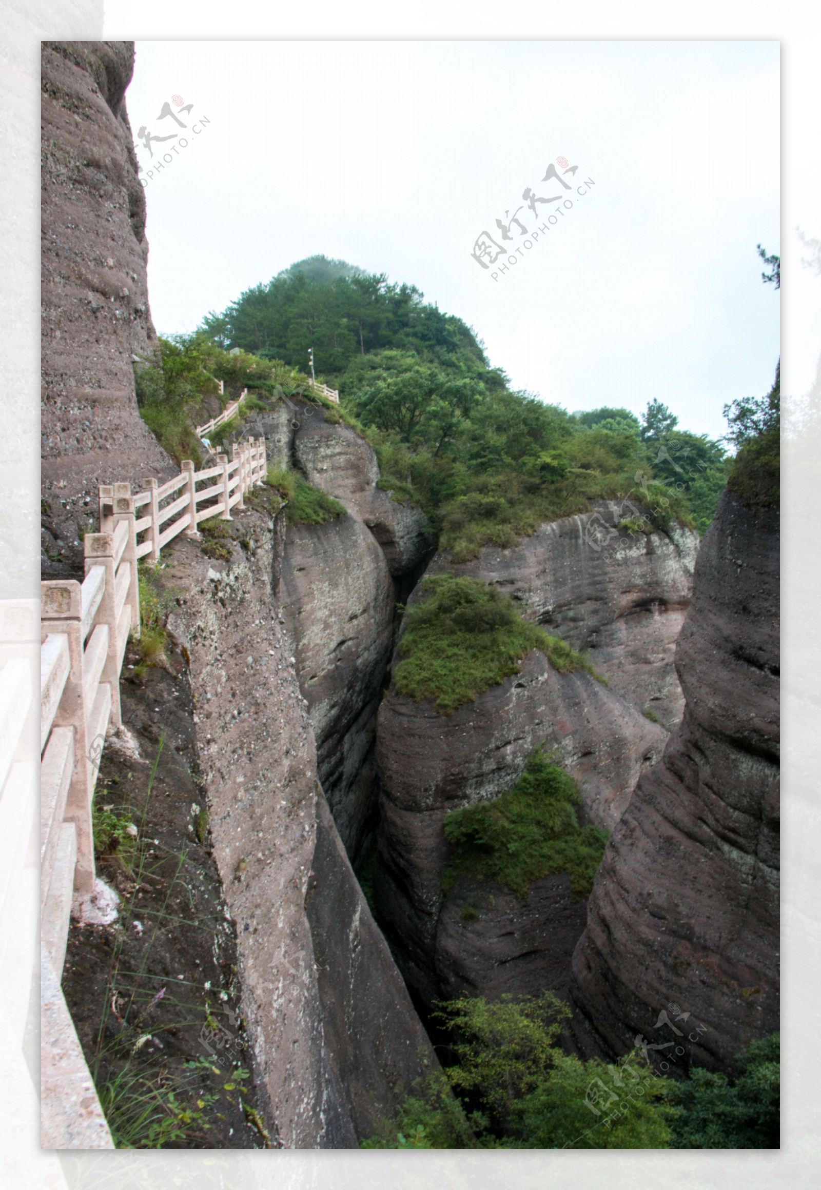 悬崖石阶