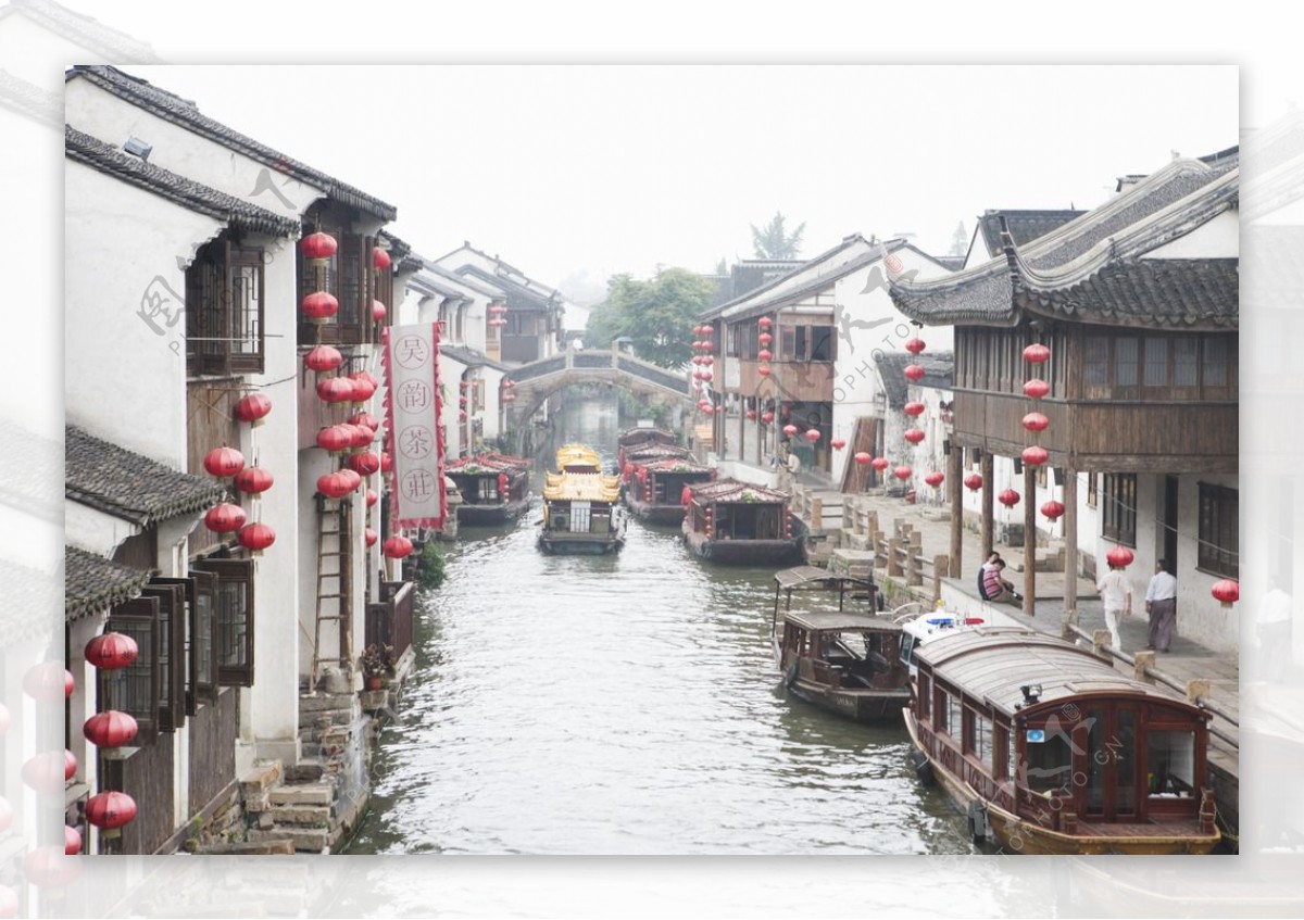 中国古城里的运河