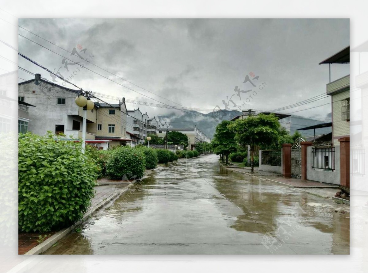 江南烟雨天