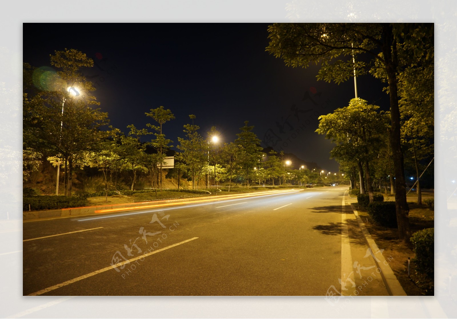 城市街道夜景