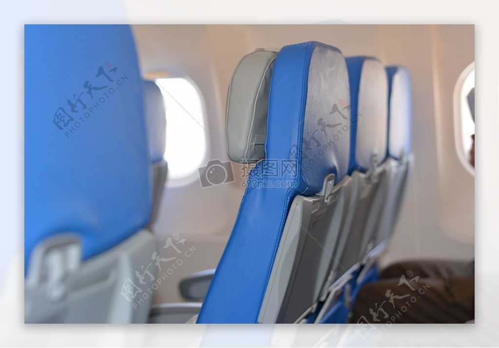 飞机上的蓝色座位