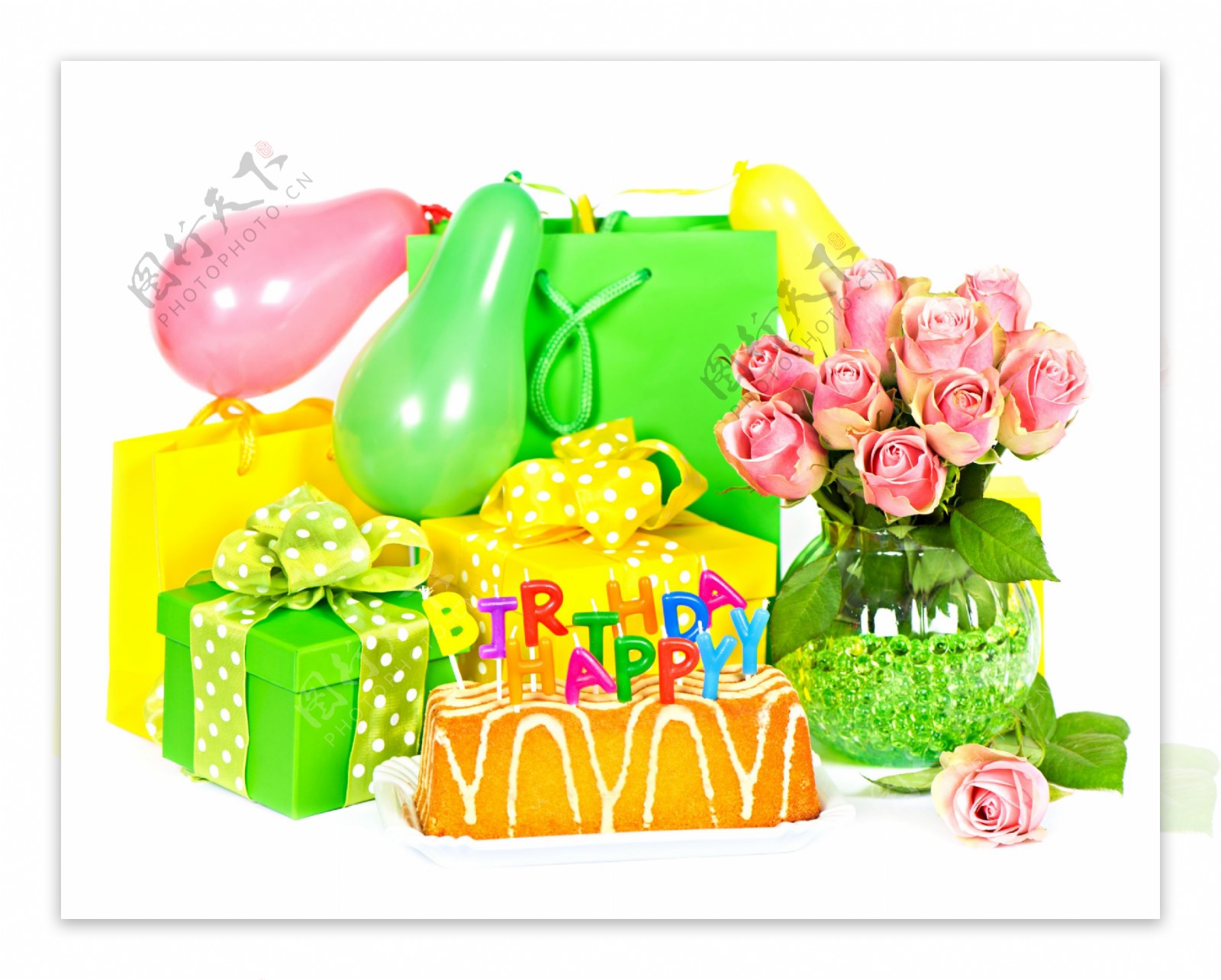 生日蛋糕和礼物图片