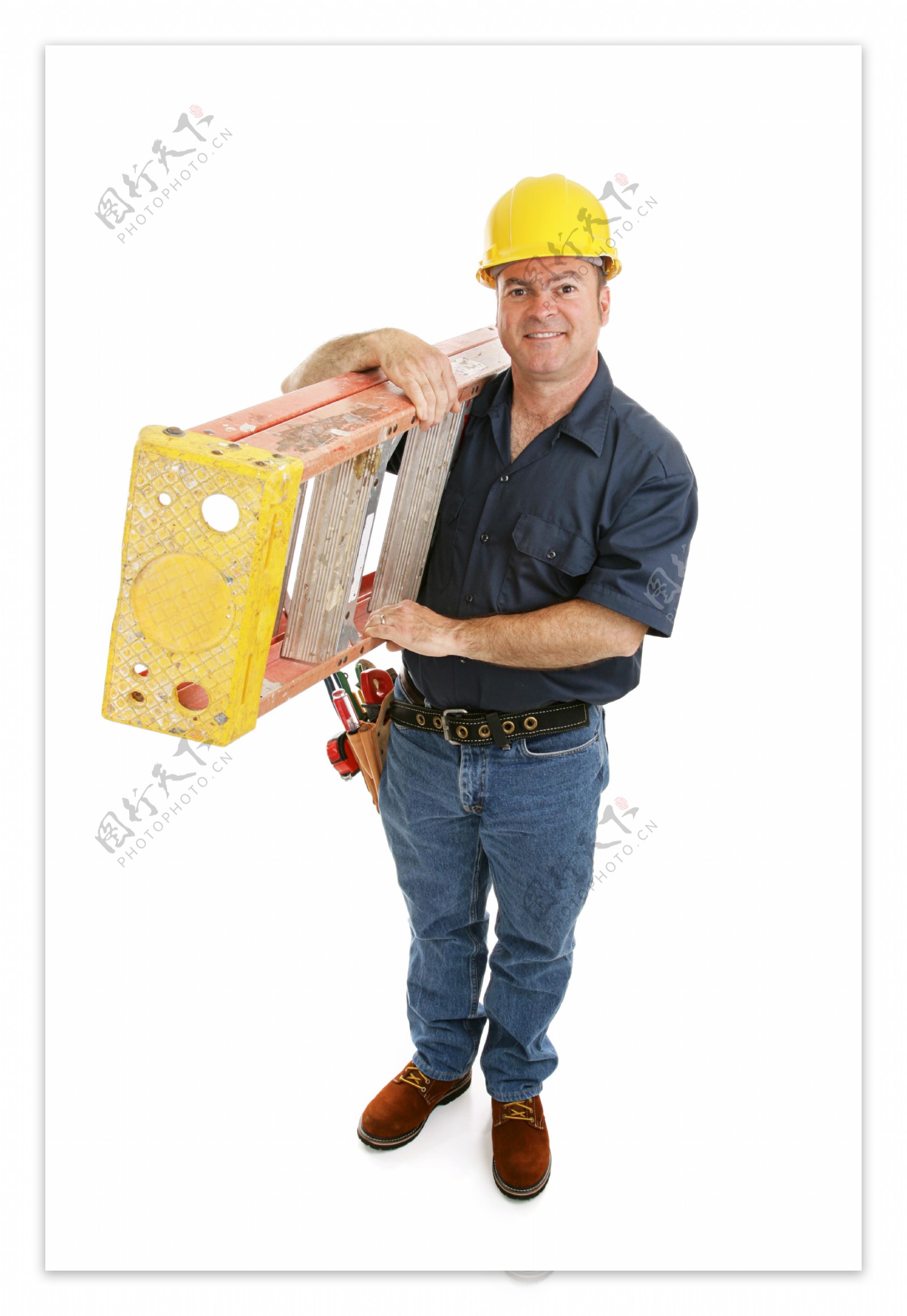 扛着梯子的建筑工人图片