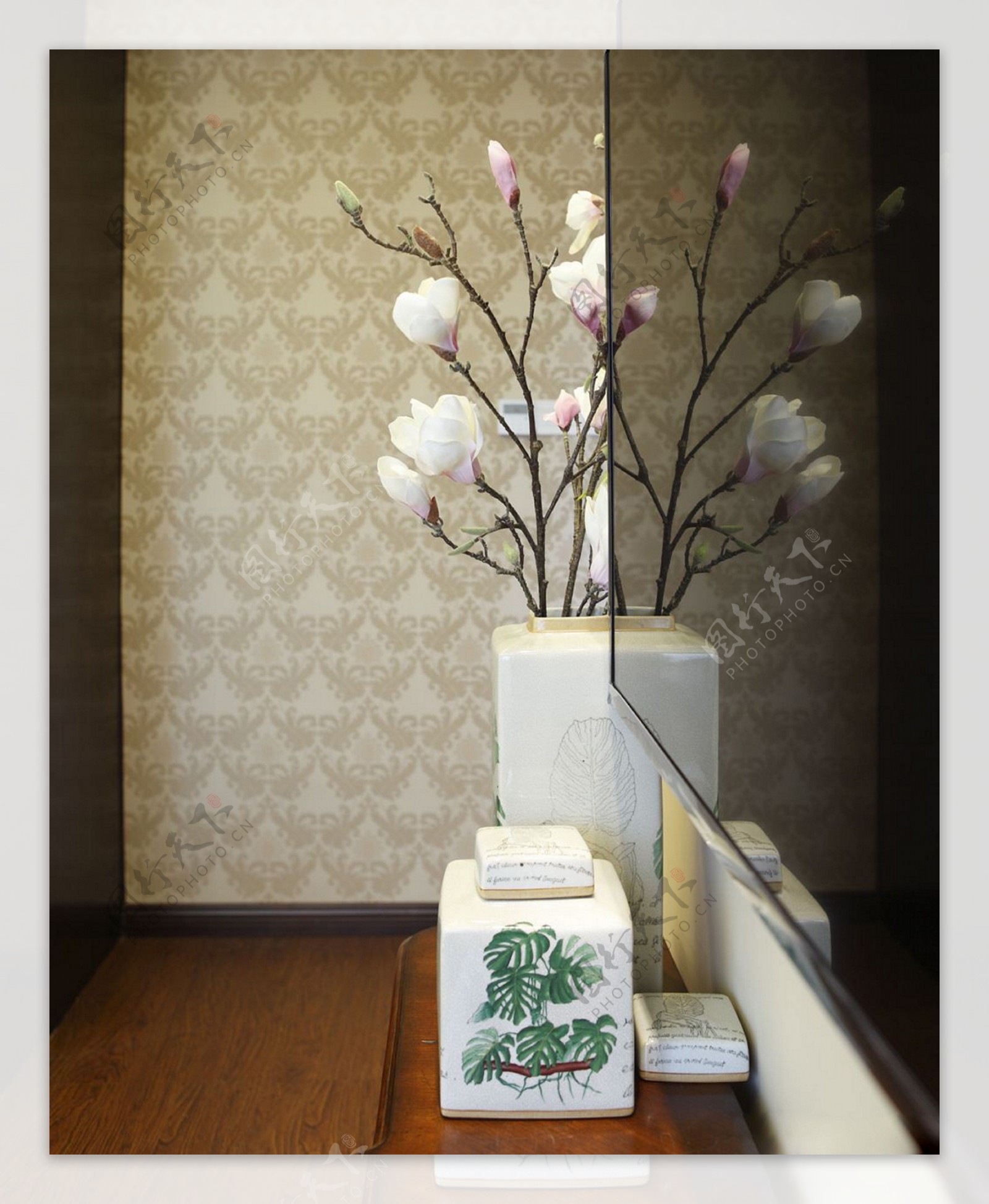 美式客厅鲜花背景墙设计图
