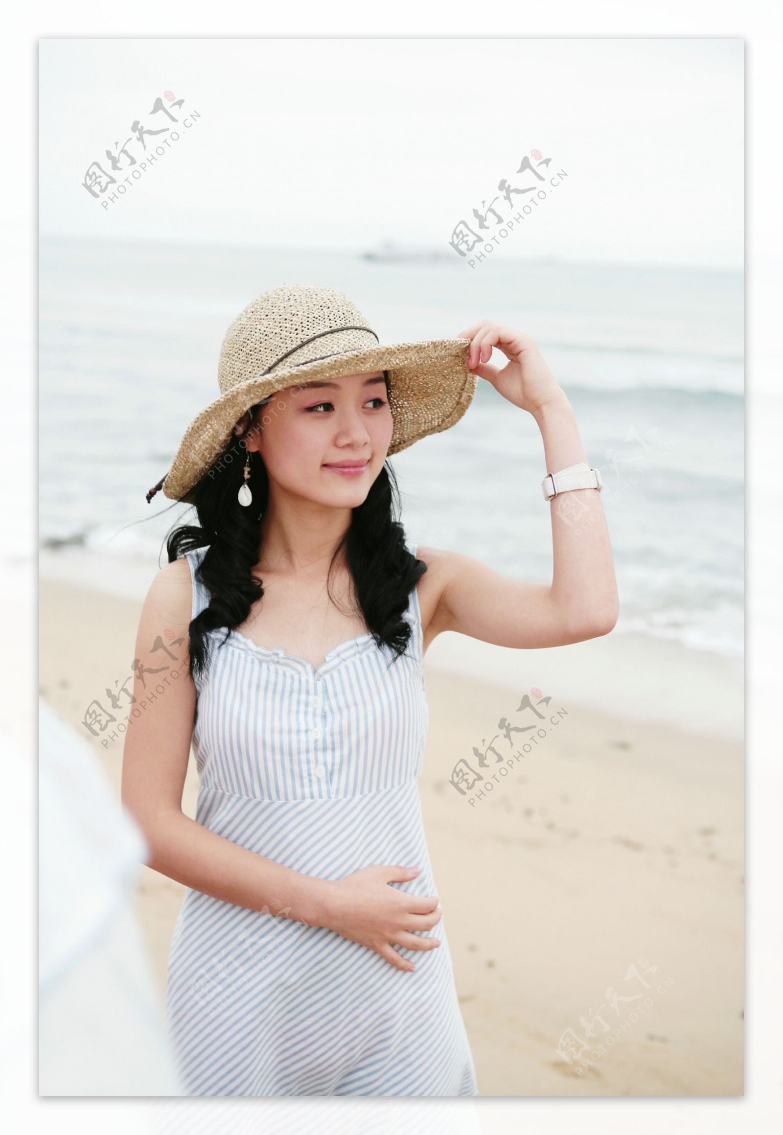 沙滩美女写真图片