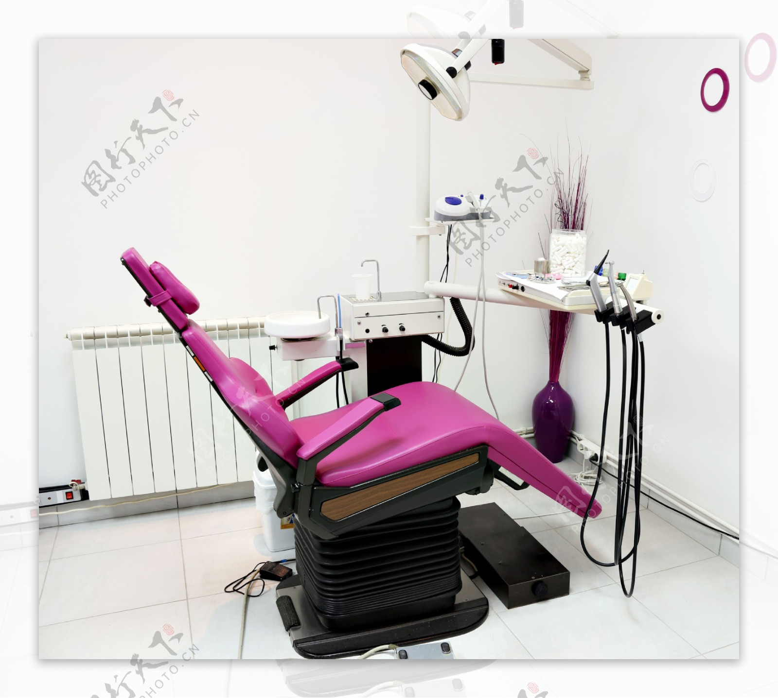 牙科诊所里的椅子图片