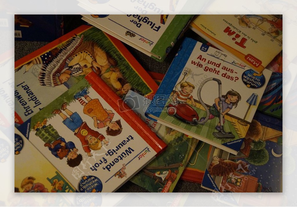 五颜六色的儿童书籍