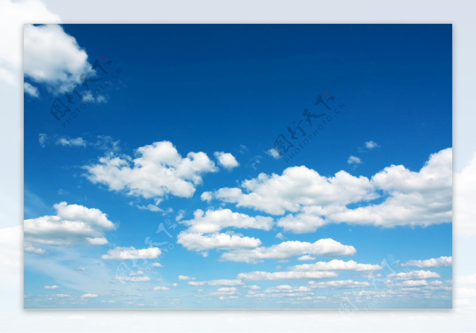 天空里飘着的白云图片