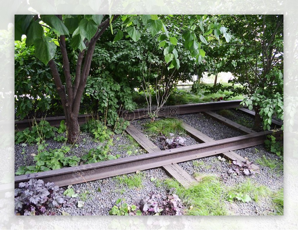 废旧的铁路轨道