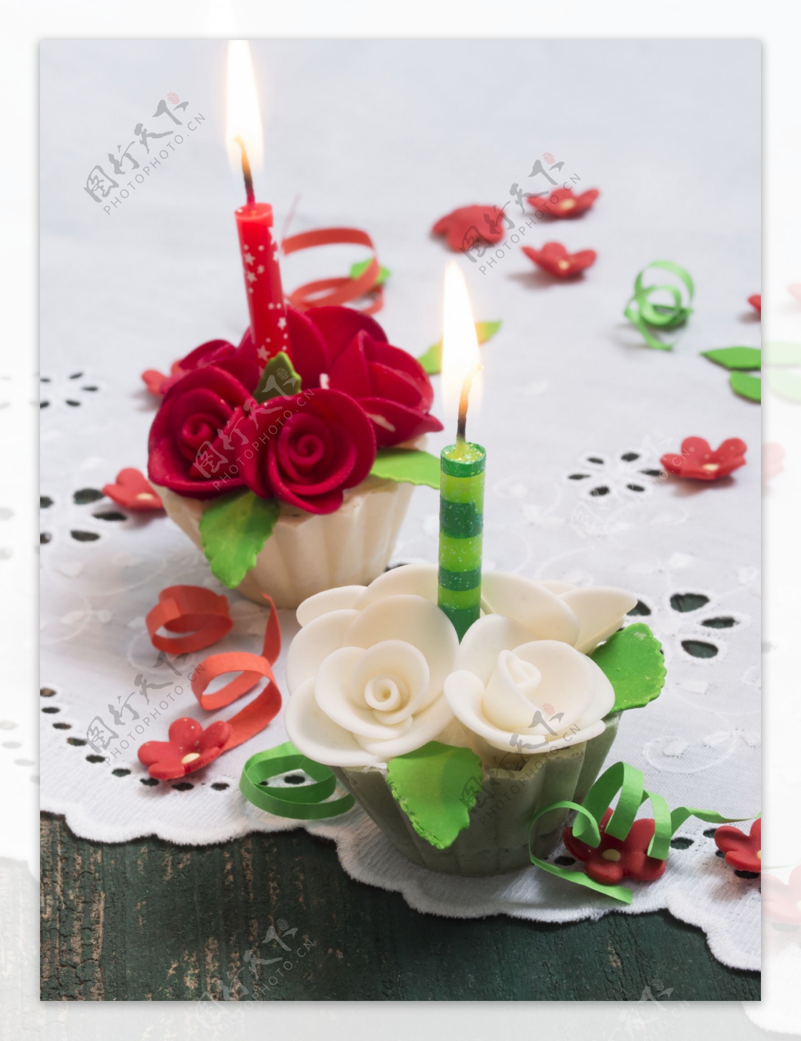 蜡烛与奶油蛋糕图片