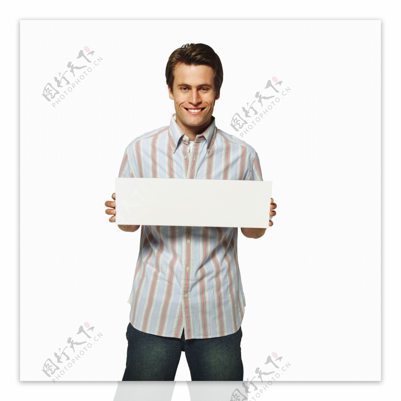 衬衫男人与广告牌图片