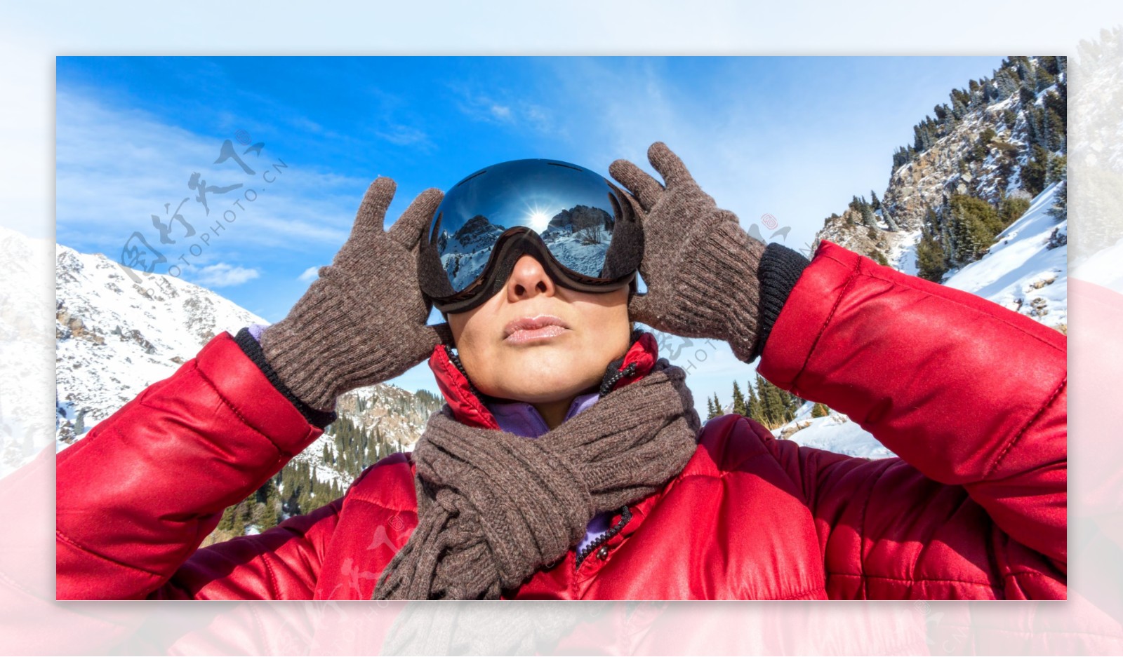 戴眼镜滑雪女人图片