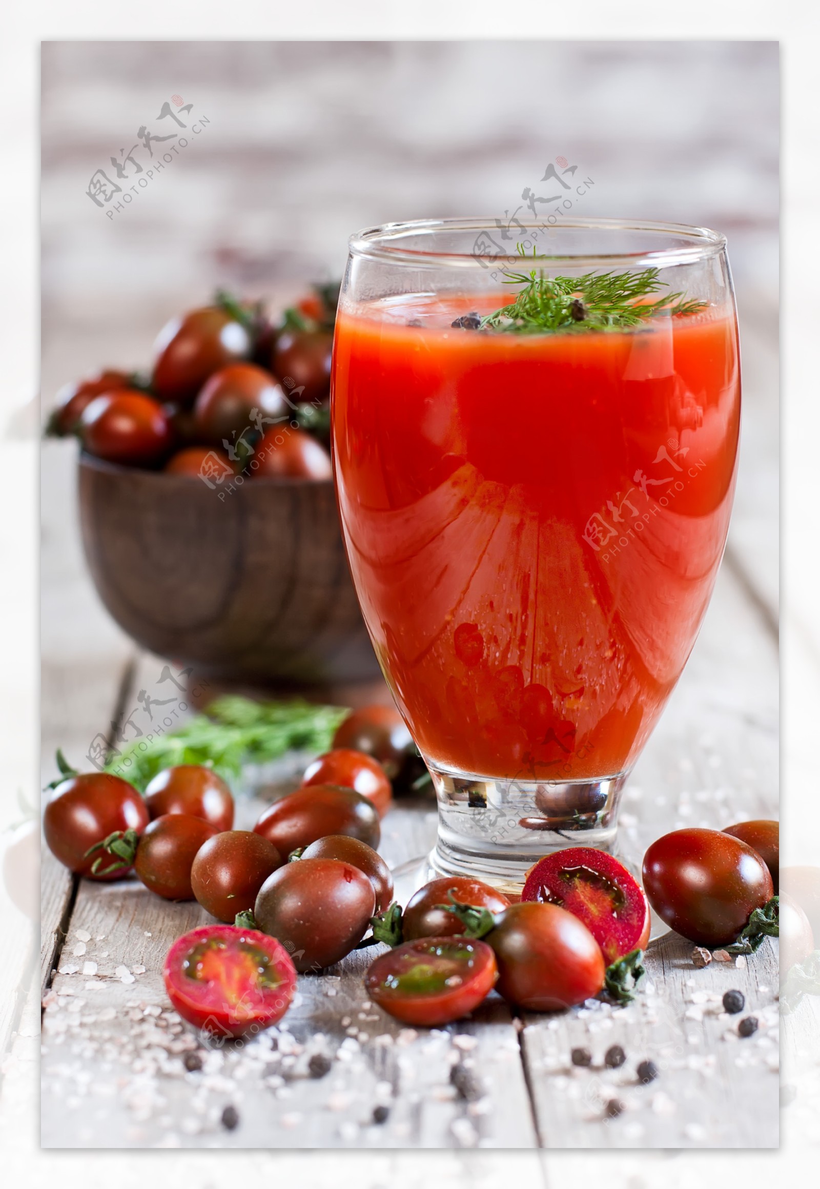 小西红柿与西红柿汁