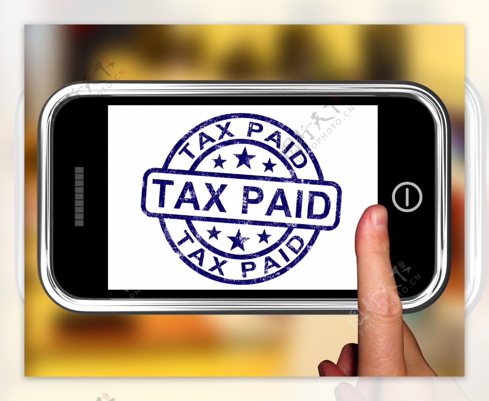 税款的智能手机显示确认付款