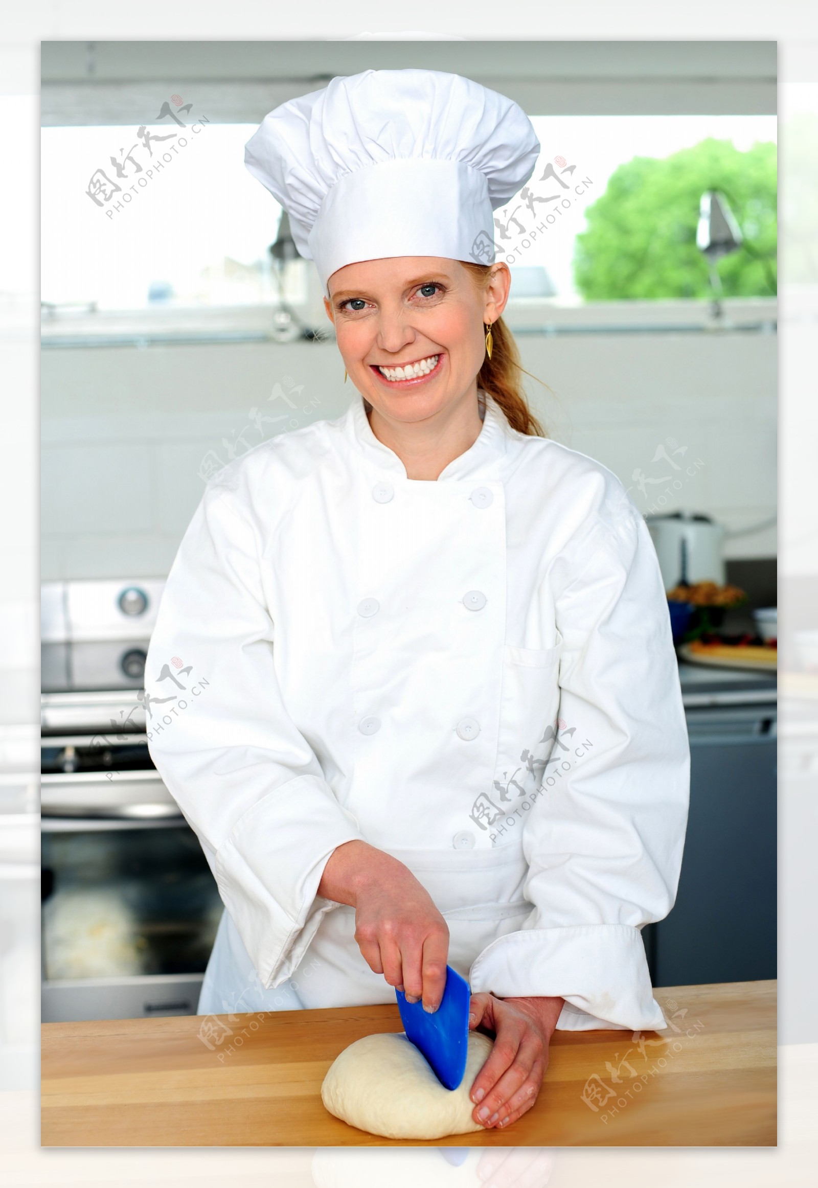 切面团的女厨师图片