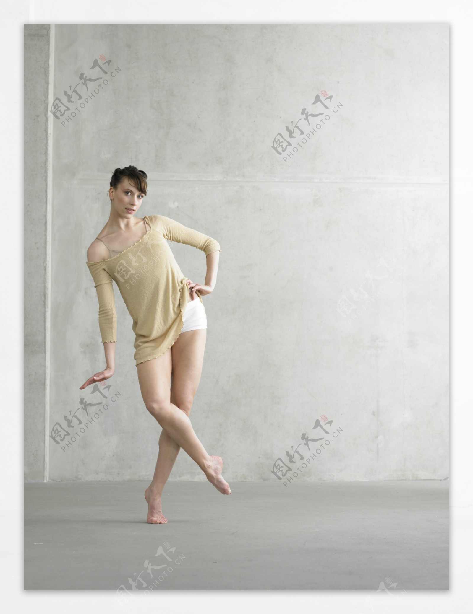 外国性感舞蹈演员美女图片