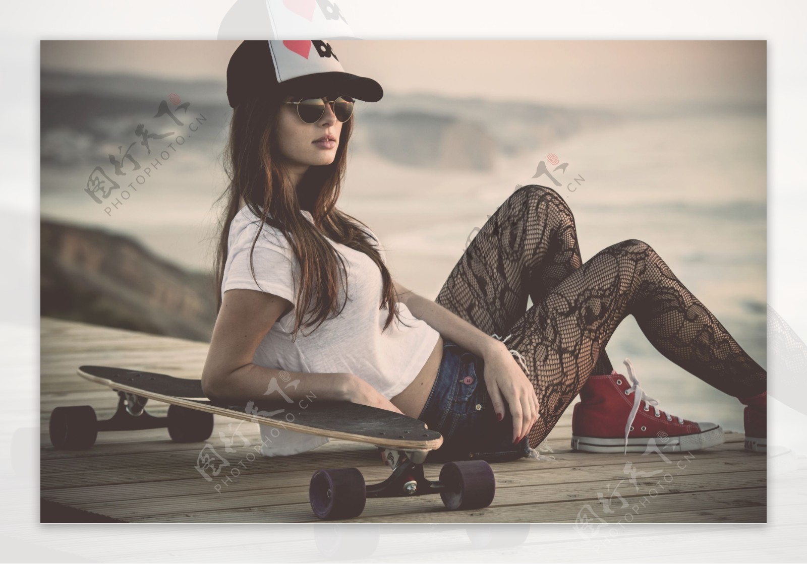 滑板与潮流女孩图片