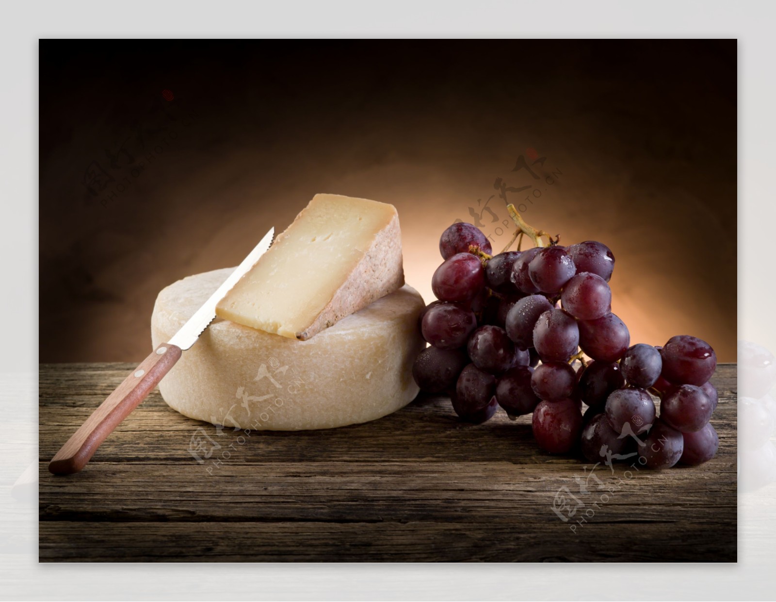 葡萄与奶酪图片