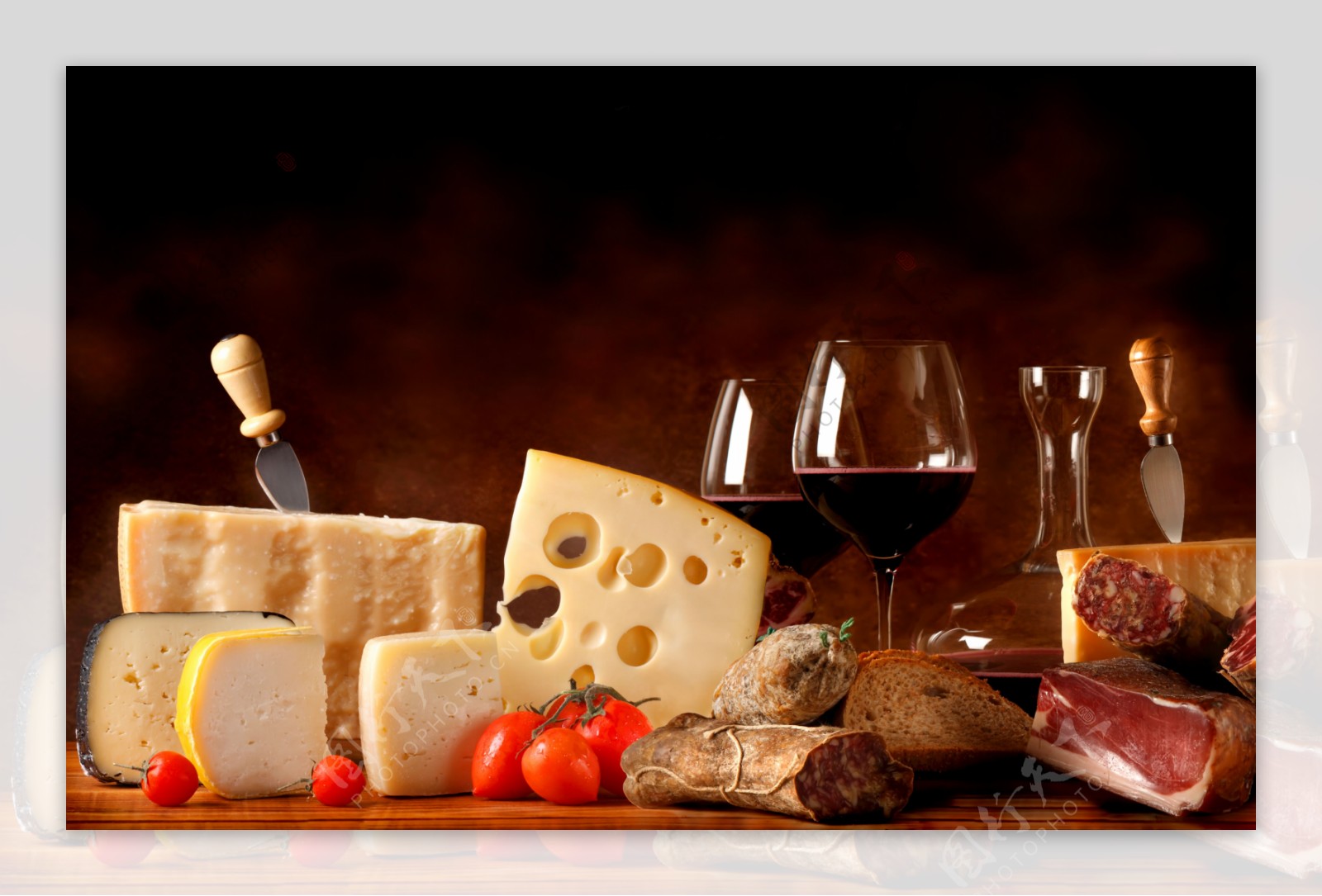 奶酪红酒和西红柿图片