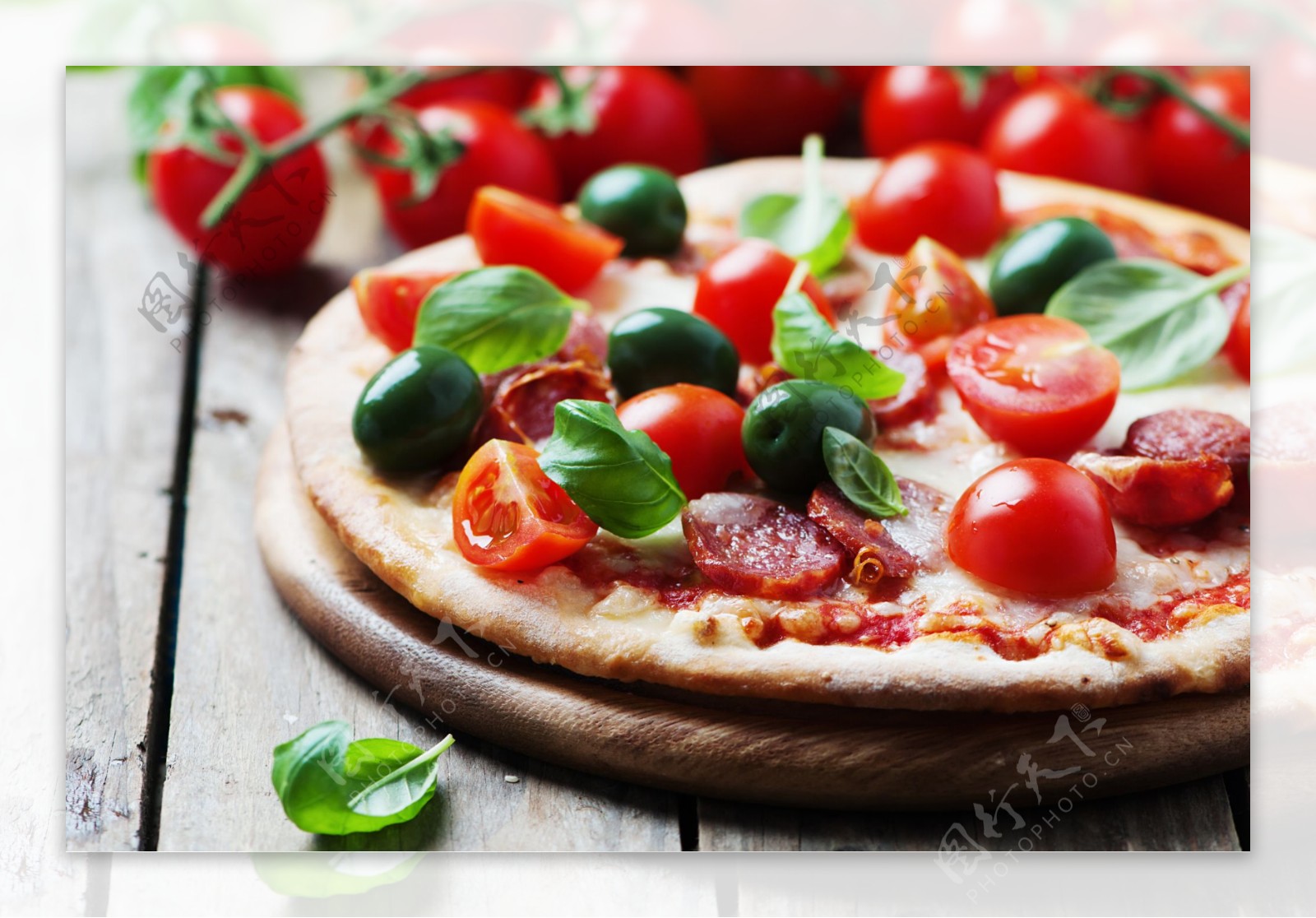 橄榄番茄披萨图片