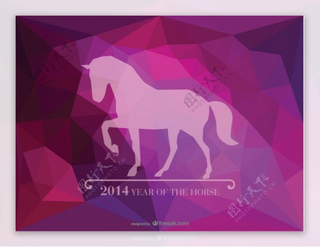 低聚背景的紫色色调与马的轮廓