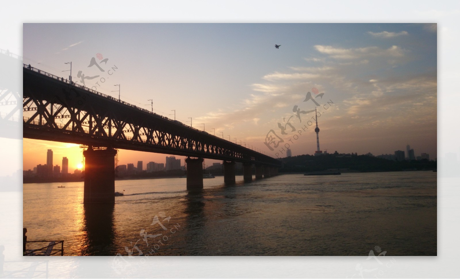 长江大桥的黄昏图片