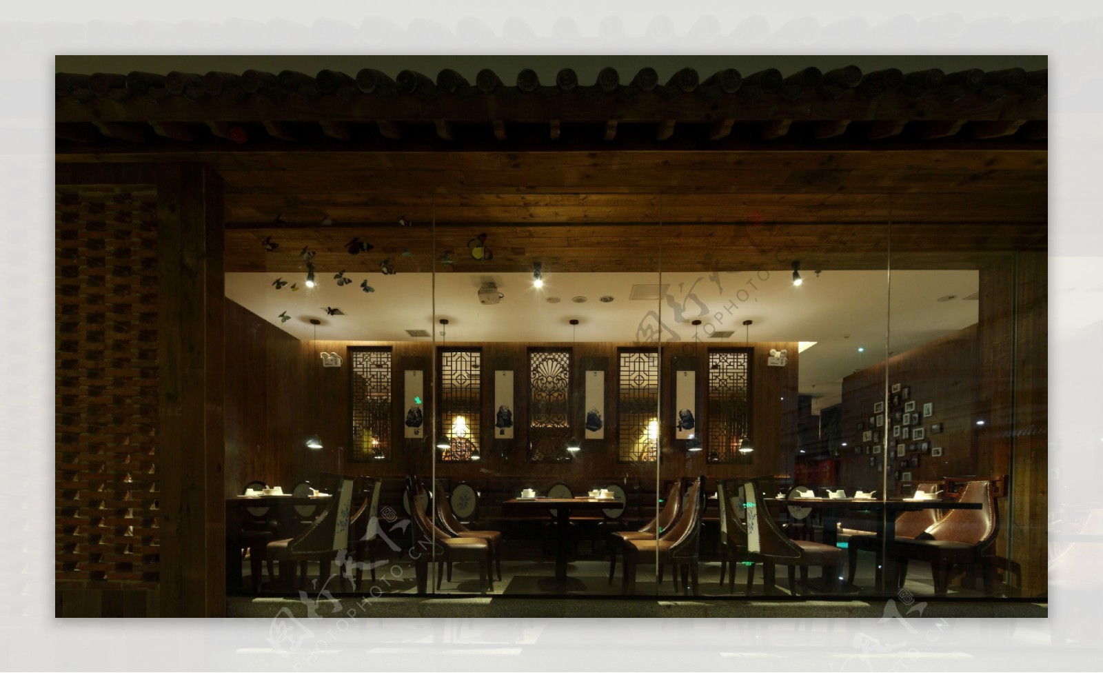 中式典雅风情餐厅木制门框工装装修效果图