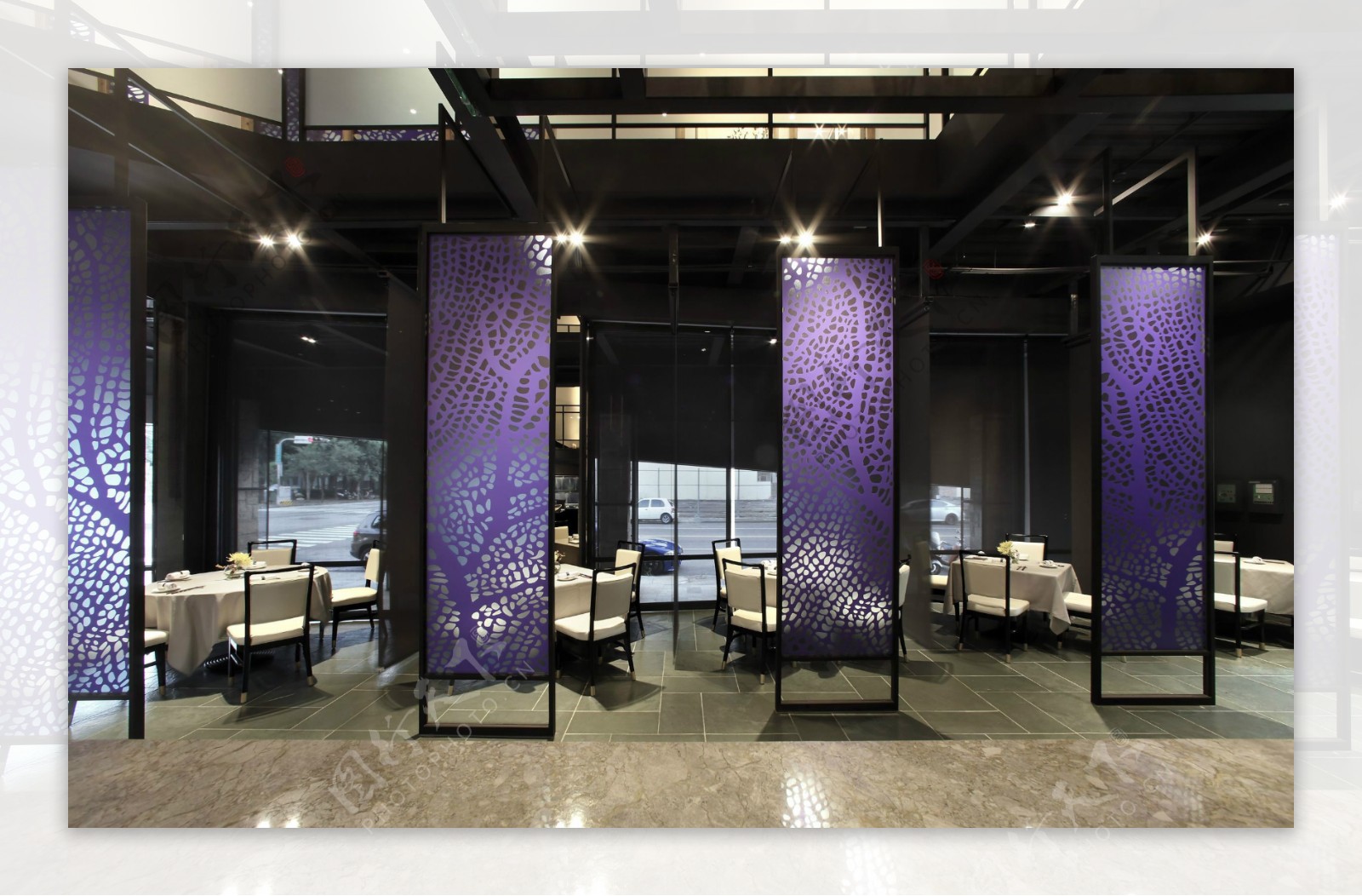 现代时尚高级餐区蓝紫色隔断工装装修效果图