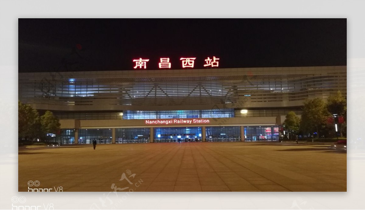 南昌火车站夜景