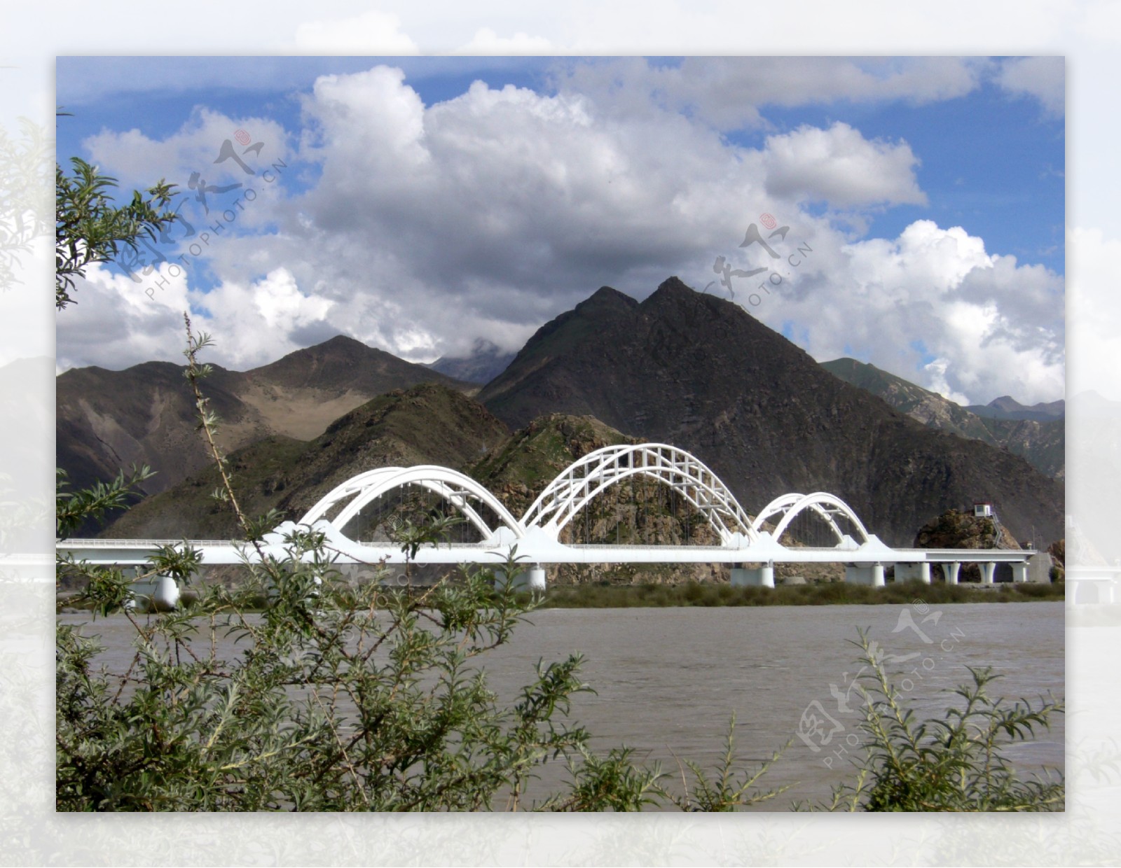 青藏铁路河大桥