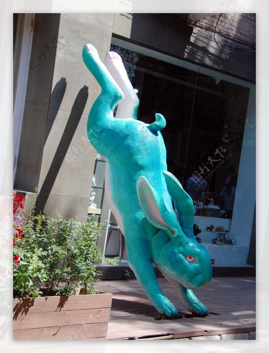 798艺术区兔雕塑
