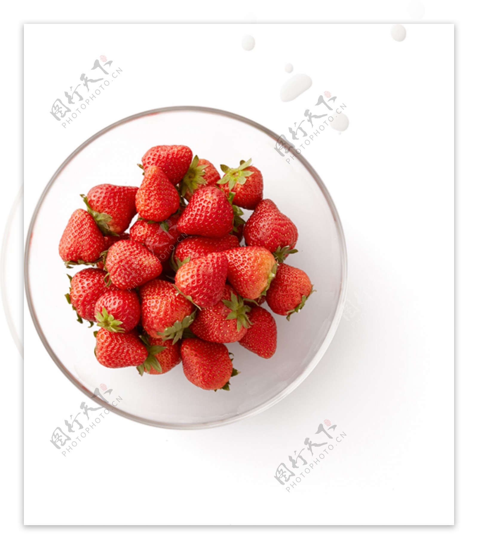 一盘子水果草莓