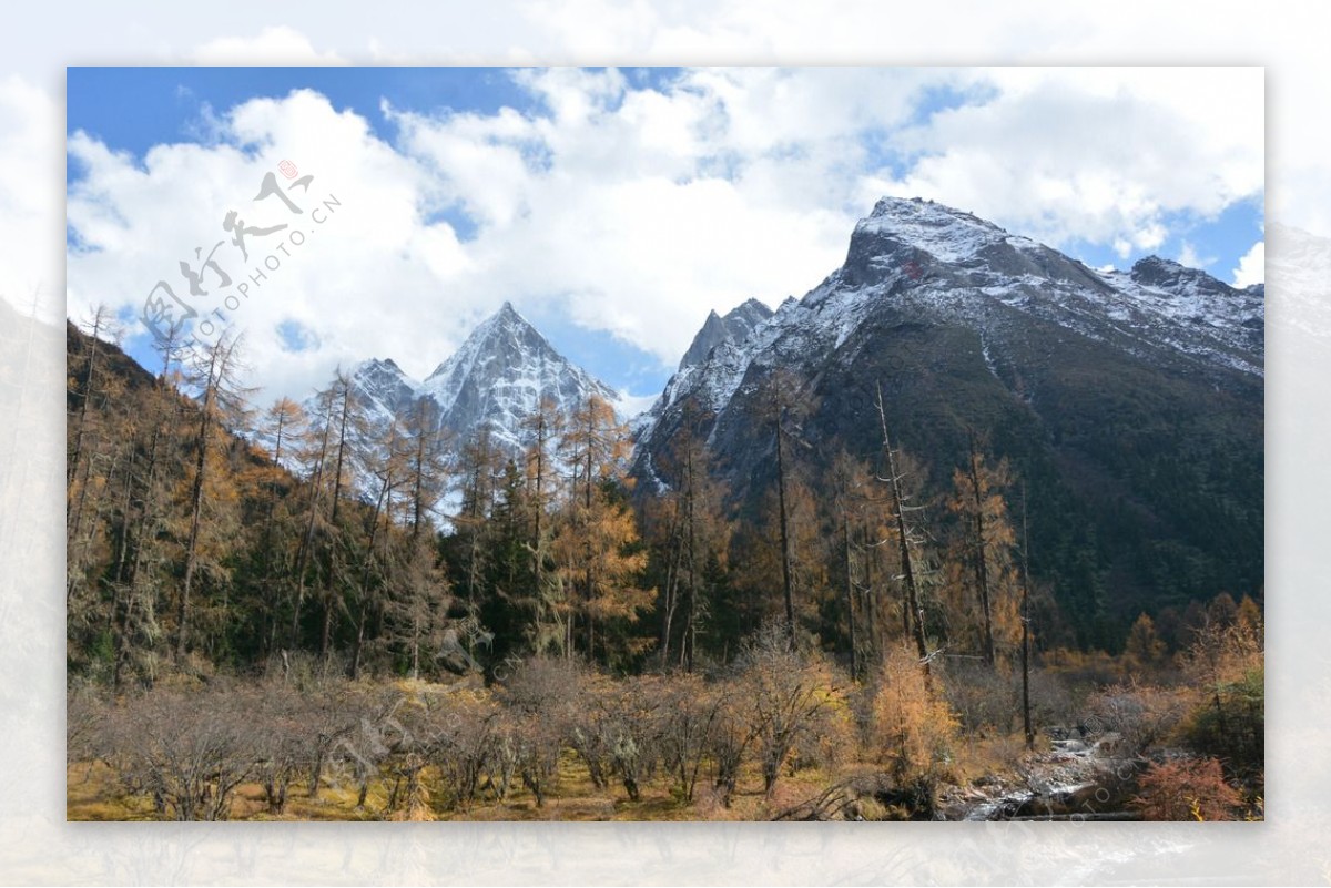 毕棚沟雪山