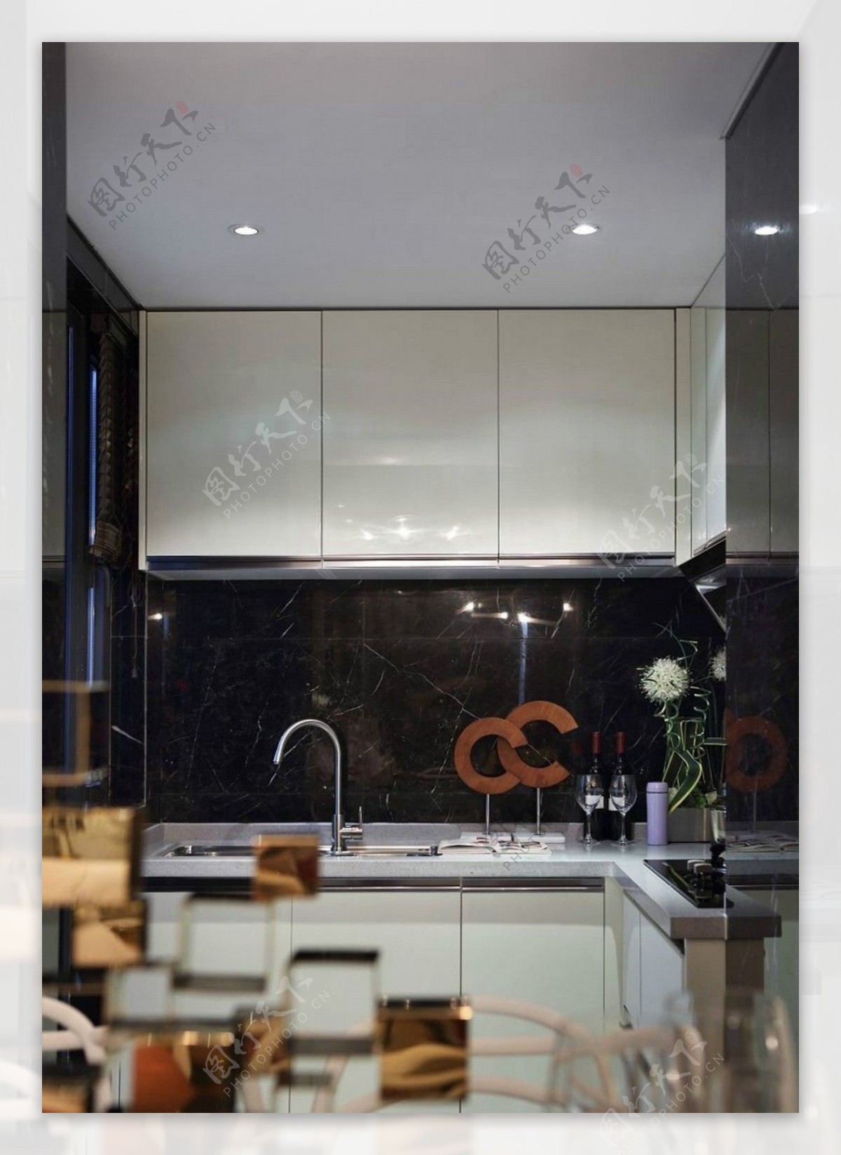 现代简约风室内设计厨房洗菜池效果图