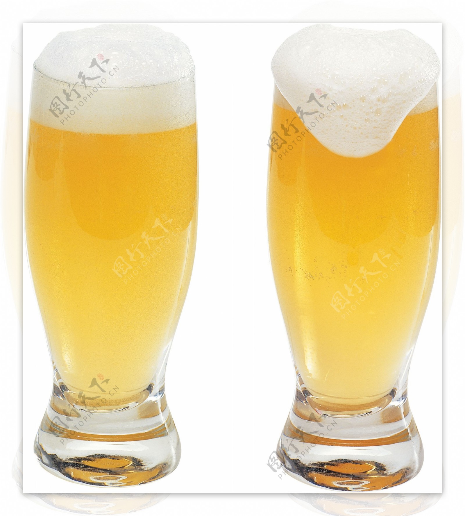 两玻璃杯啤酒免抠png透明图层素材