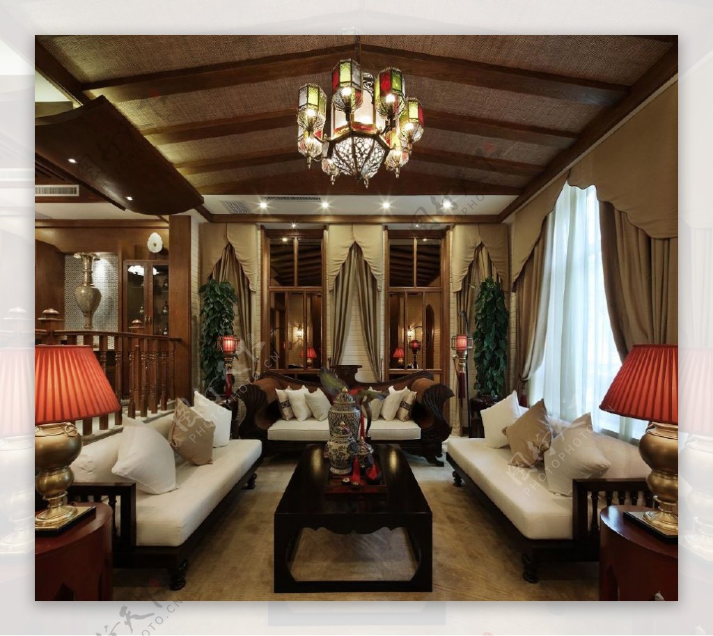 现代时尚奢华客厅浅褐色窗帘室内装修效果图