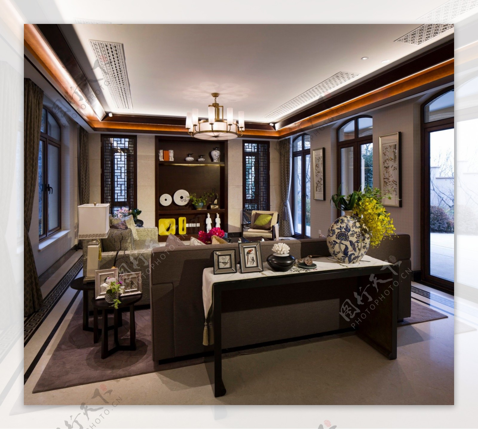 现代时尚客厅褐色地毯室内装修效果图