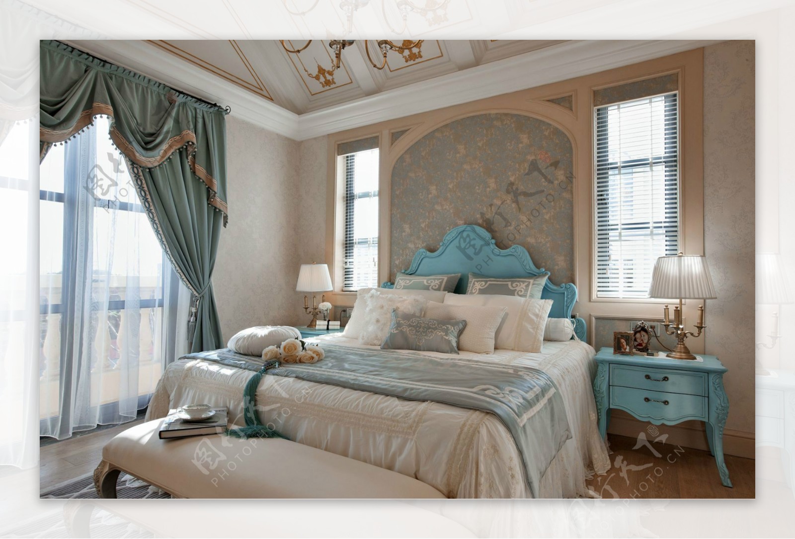 欧式清新卧室浅蓝色床头室内装修效果图