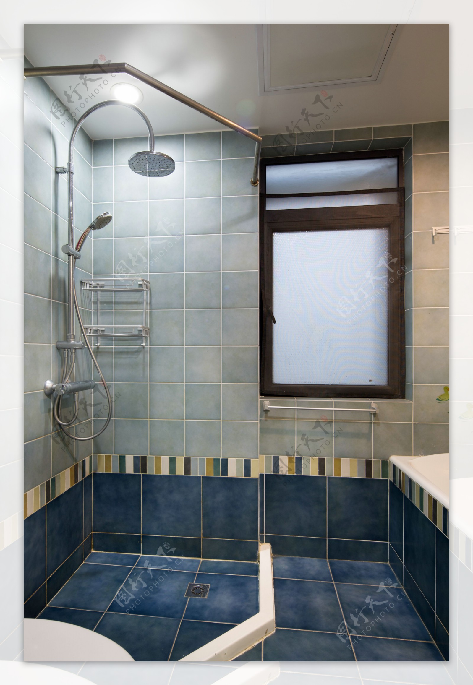 瓷砖淋浴卫生间效果图