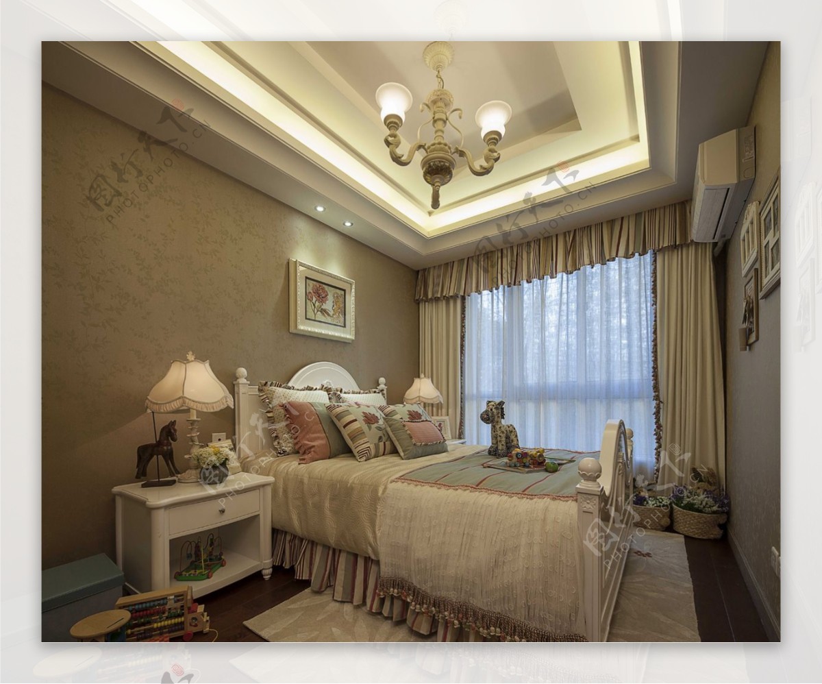 欧式时尚卧室褐色背景墙室内装修效果图