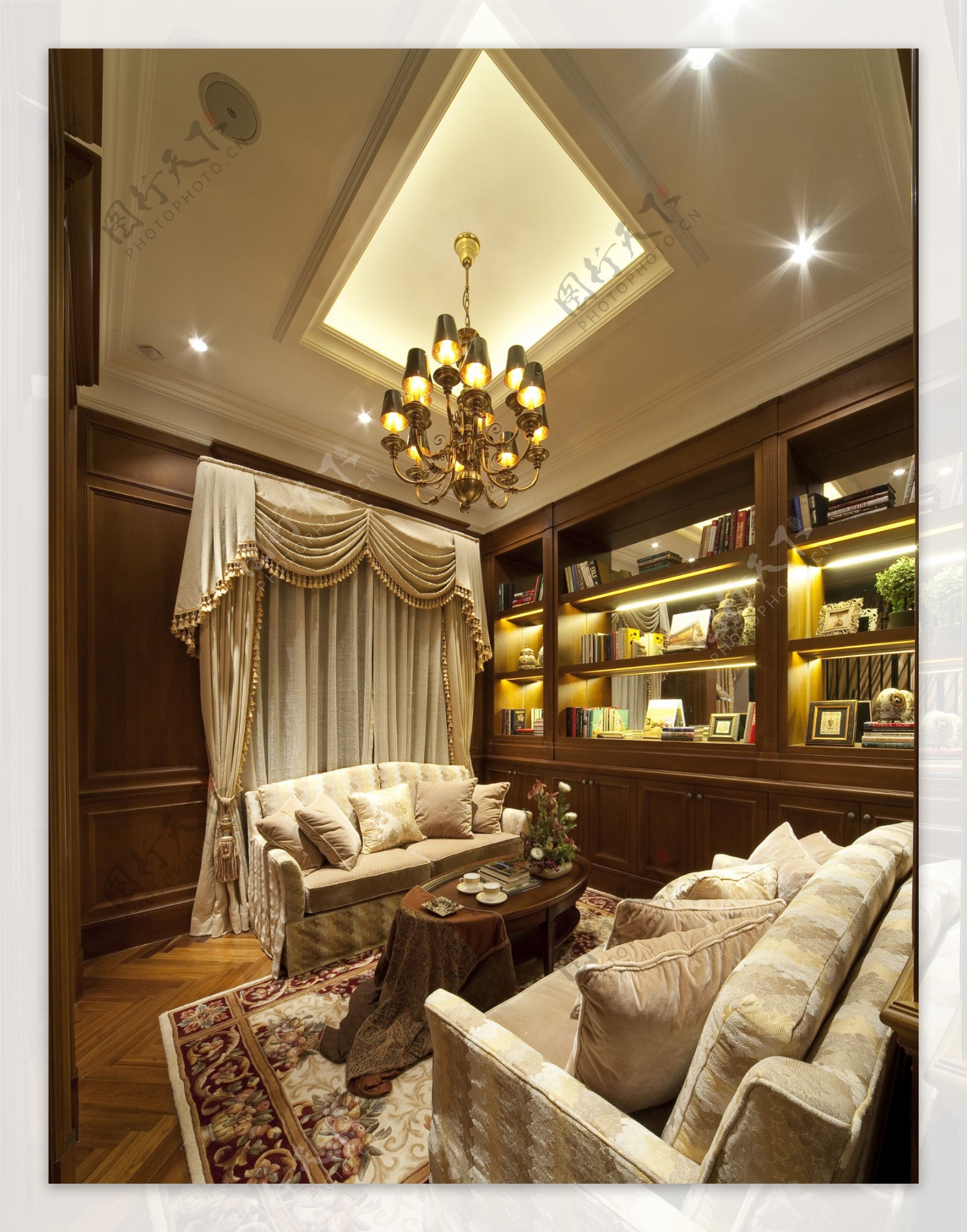 现代奢华客厅金色吊灯室内装修效果图