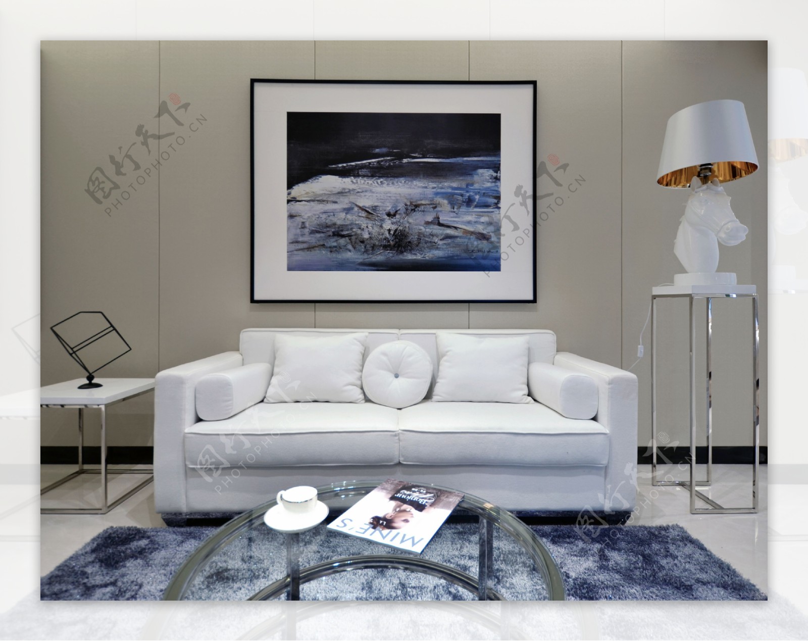 现代时尚蓝色花纹地毯客厅室内装修效果图