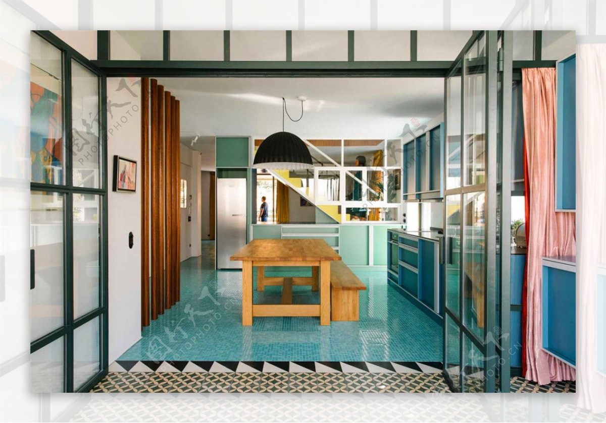 现代时尚客厅蓝绿色地板室内装修效果图